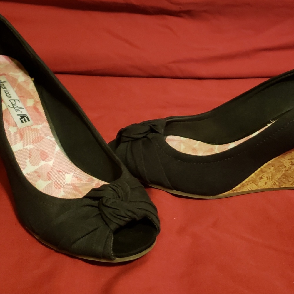 **2/10$ bundle deal black wedges